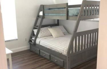 Beautiful Home across the street from Lake June! - Foto 8