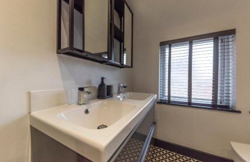 4 bedroom 2 bath beautiful Victorian house - Foto 15