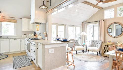 Designed for vacation Easy 0 3 mi walk to Grey Neck Beach - Foto 3