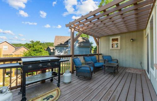 Hickory Hideaway with Communal Pool Access - Photo 45