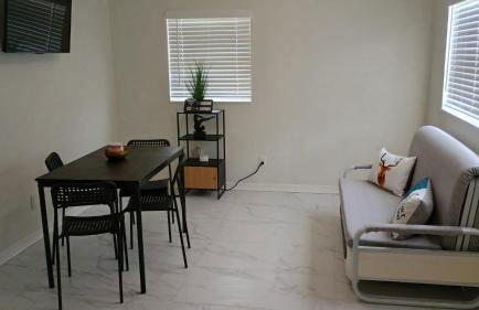 Seeing Busch Gardens from two apartments - Photo 15