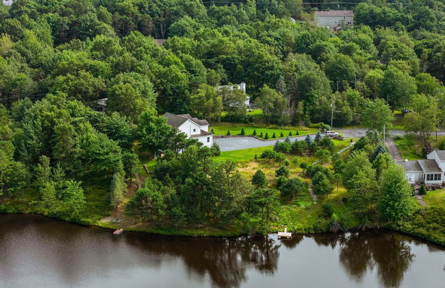 For Lake Sake by Avantstay Lakefront Hot Tub View - Photo 61