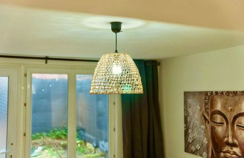 ValenStay - Logement Stade du Hainaut avec jardin - Foto 7