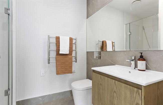 Enfield Sky- Brand New Penthouse - Foto 9