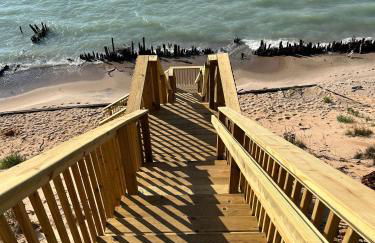 TreeTops of Lake Michigan Beach Front and Spa Family Home - Foto 62