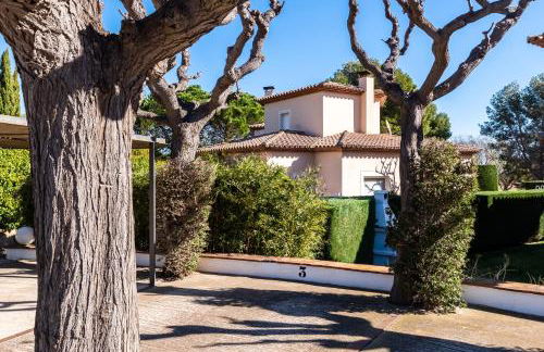 Villa Familiar c/Piscina + Wifi y Parking Gratis by Sunset Rentals (Bonmont) - Foto 48