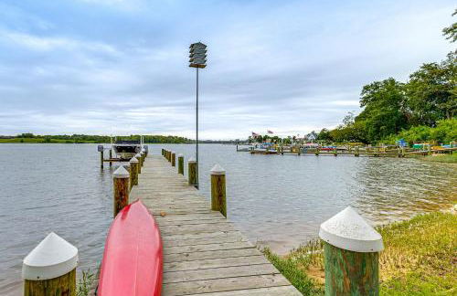 Patio and Water Views Serene Bohemia River Escape! - Foto 1
