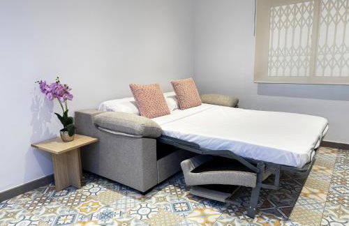 Céntrico, reformado, frente a playa de Alicante y piscina - Photo 9