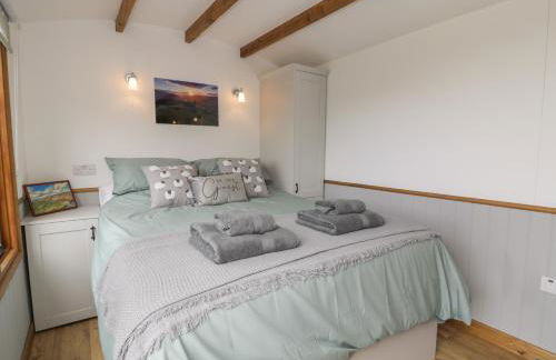 Tan Y Castell Shepherds Hut - Photo 9