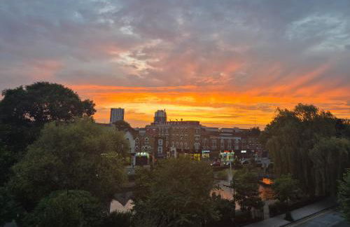 Panoramic Pondview Penthouse - Foto 14