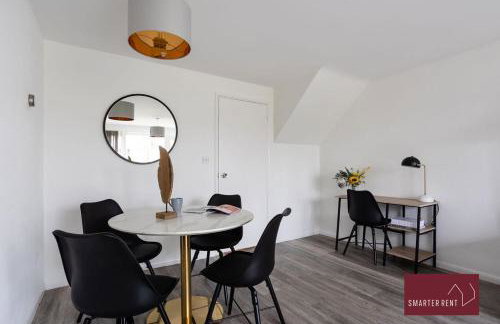 Knaphill Woking - 2 Bedroom House - With Garden - Photo 2