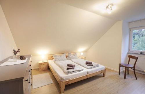 Ferienhaus Kleine Kinzig: Idyllisch | Sauna | Hot Tub | Kamin - Foto 15