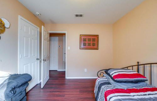 Private Yard and Patio Fort Worth Family Home - Foto 16