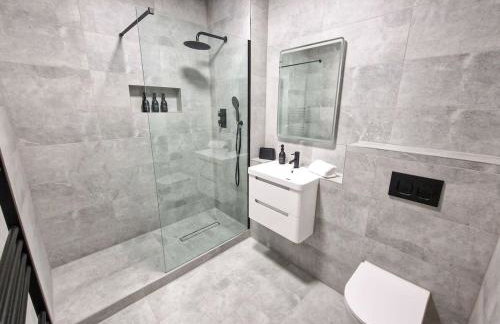 Free Parking City Centre Flat by City SuperHost - Photo 10