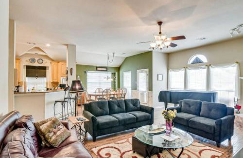 PRIVATE POOL w/Full Amenities by BLD & Joe Pool LK - Foto 21