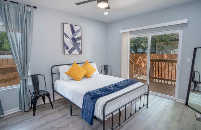 Newly Remodeled 4BR 2BA Near Amazing Downtown - Photo 13