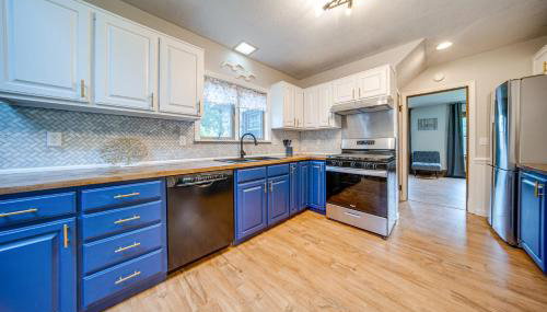 Central Erie Vacation Rental about 2 Mi to Beach! - Foto 2