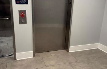 Lux High Rise one stop 2 bedroom private Share kitchen Professional Respected apartment - Foto 16