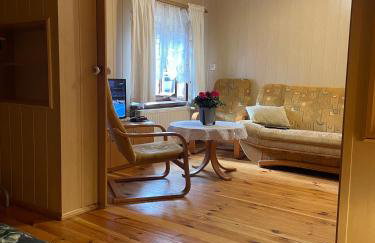 Apartament w XIX-wiecznym Spichlerzu nad Jeziorem z dostępem do parku i widokiem na Dworek Modrzewiowy z 1823 roku - Foto 26