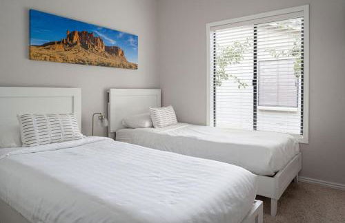 Champions Oasis Home - Near the Stadui2007m withPool & Grill - Photo 29