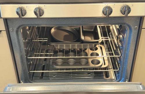 Upscale Escape 10 Min from Disneyland With Pool & Gym - Foto 62