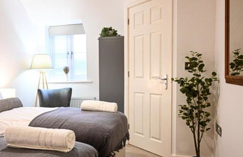 Spacious 2 Bedroom Balcony Flat with Parking and Fast WiFi - Foto 6