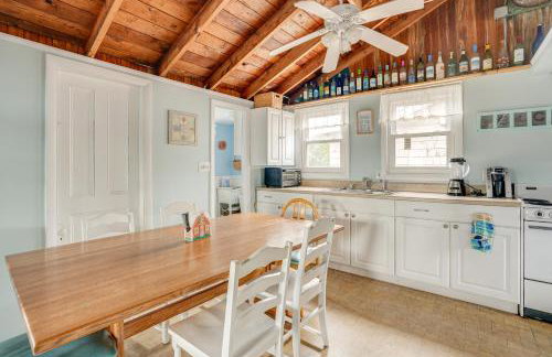 Rockport Cottage with Patio - Steps to Beach! - Foto 7