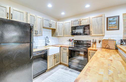 Port Orchard Lakefront Cabin with Fire Pit and Grill! - Foto 8