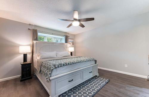 Perfect Getaway 3BR 3BA Home Close to Parks and Shopping - Foto 12