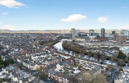 Stunning 2 Bedroom Apartments - City Centre Location, Free WiFi, Free Parking, Spacious Accommodation, Comfort and Style, Freshly Rennovated - Foto 23