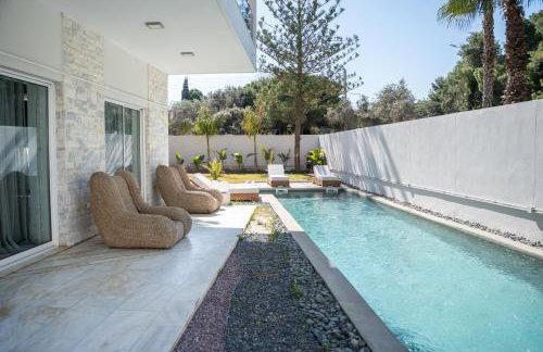 Luxury Villa with Pool, BBQ & Garden in Vouliagmeni - Foto 35