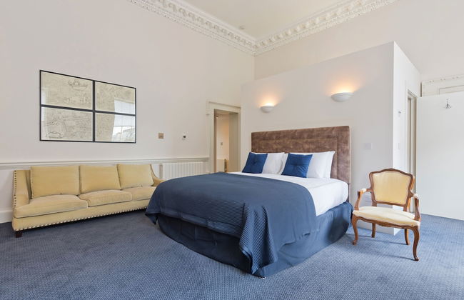 Henrietta Suites City Centre - Photo 21