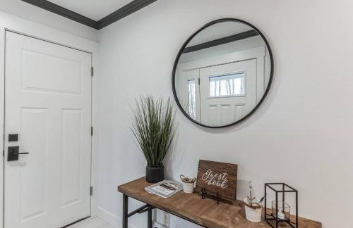 RiverEdge Haven Hot Tub, 5 Beds, Kayaks Near ND - Foto 7