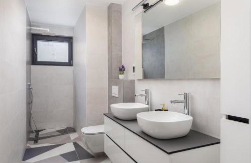 Luxury Apartment Sea - Photo 10