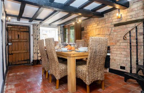 Cosy 3 Bed Cottage-Gloucester-Parking-Garden-Free Hot Tub Weekends-Work or Leisure - Foto 19
