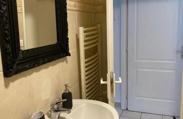 Agréable rez de jardin avec Piscine et Jacuzzi - Foto 18