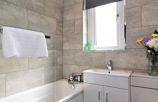 Carfin House - Motherwell - Photo 2