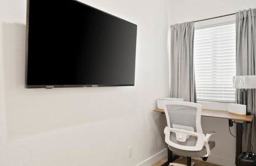 3.8 Miles From Downtown Phoenix #C - Photo 7