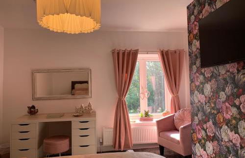 Cannons Loft Central Buxton, Duplex loft 3 bedroom Set over 3 floors stairs no lift sleeps 5 - Photo 25