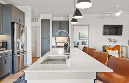 Stylish Ground Floor 2BR 2BA with Private Patio - Foto 37