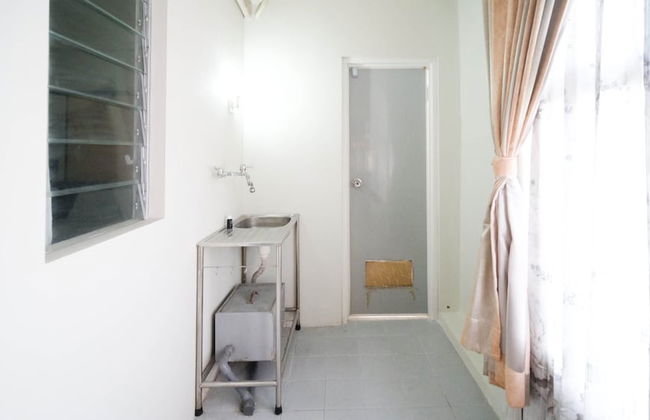 Simple And Homey 2Br At Dian Regency Apartment - Photo 15