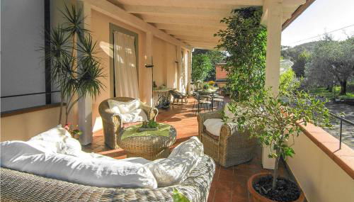 Stunning Home In Castelvecchio Di Comp - Foto 3