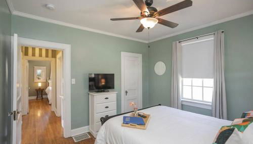 Golf Views, Porch Vibes, 3mi to Broadway! - Foto 3