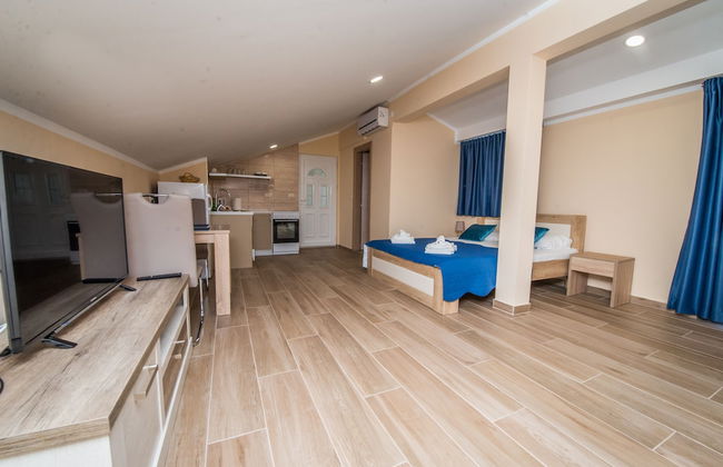 Villa Vrutak - Photo 23