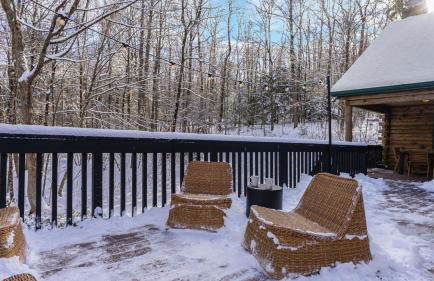 Half Moon by Avantstay 4BR Cabin w/ Large Deck & Yard w/ Patio & Outdoor Dining - Foto 62