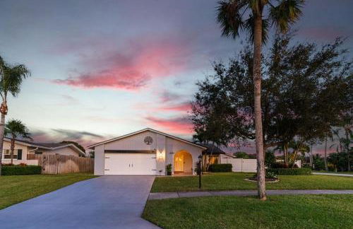 Heated PoolFire PitOutdoor KitchenCorn Hole - Foto 45