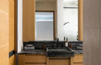 NEW! High-End Spanish Duplex | Luxury 3BR - Foto 38