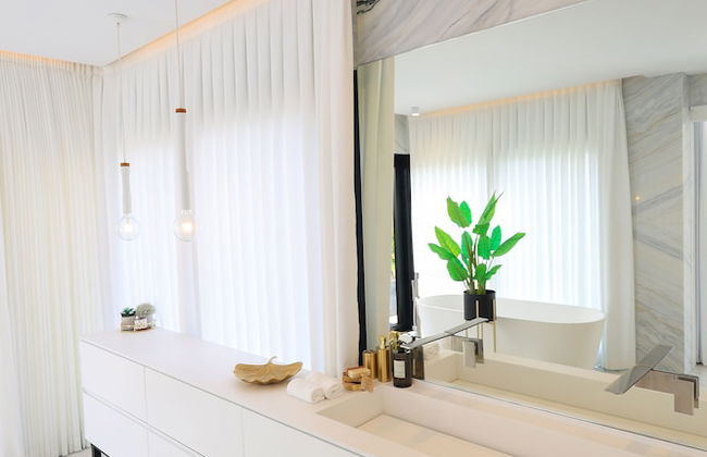 Luxurious Coastal Villa w Pool & Garden - Foto 56