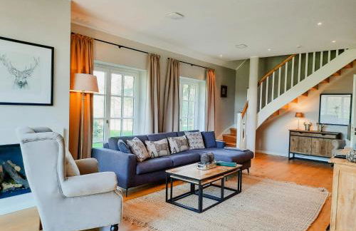 Forestry Chic Flat With Lake And Forest View - Photo 26