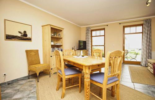 idyllsiche Lage, Ferienwohnung mit Terrasse, Meerblick - Haus Sonnenblume FeWo 04 - Photo 8